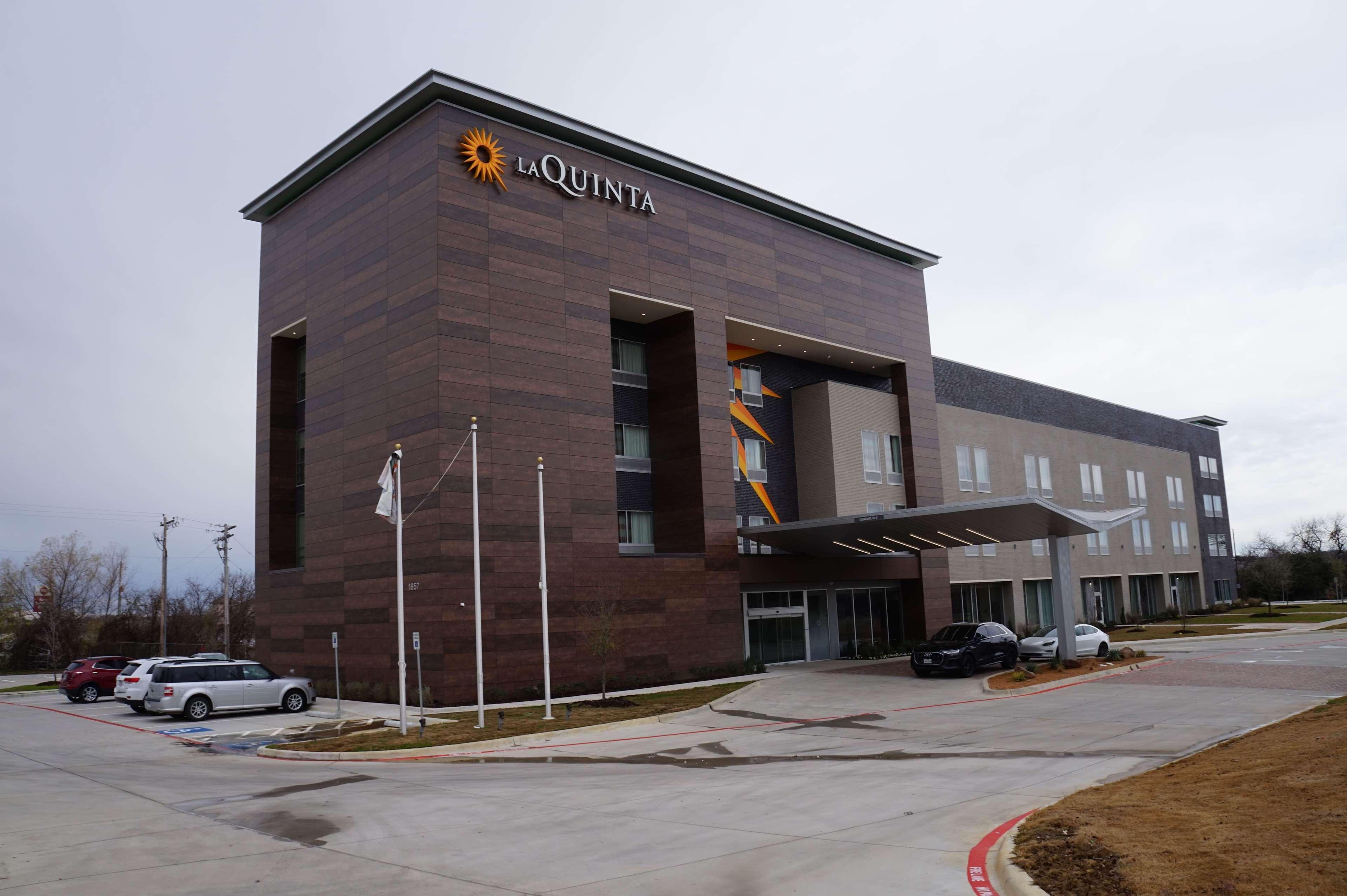 La Quinta Inn&Suites by Wyndham Lewisville Extérieur photo