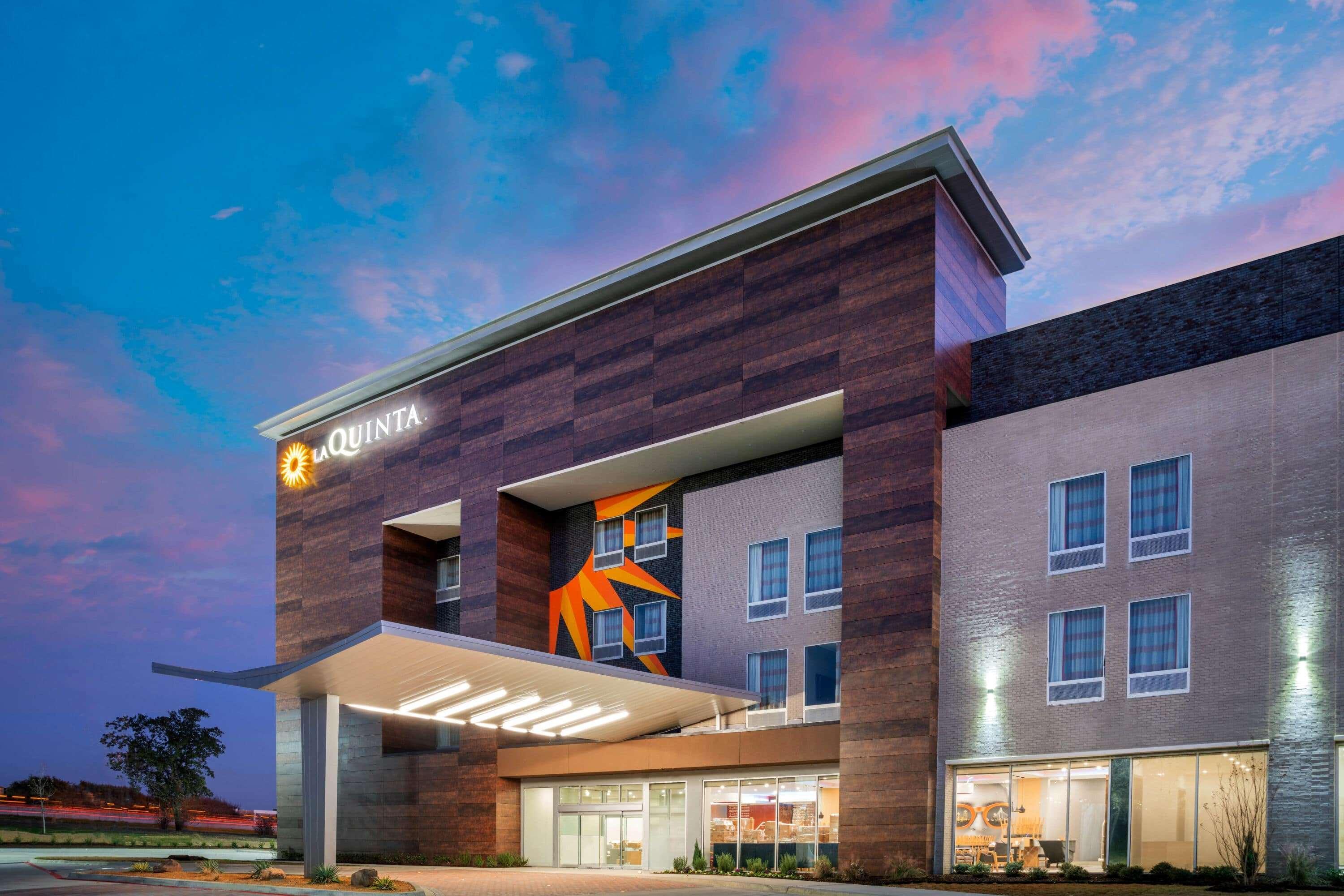 La Quinta Inn&Suites by Wyndham Lewisville Extérieur photo